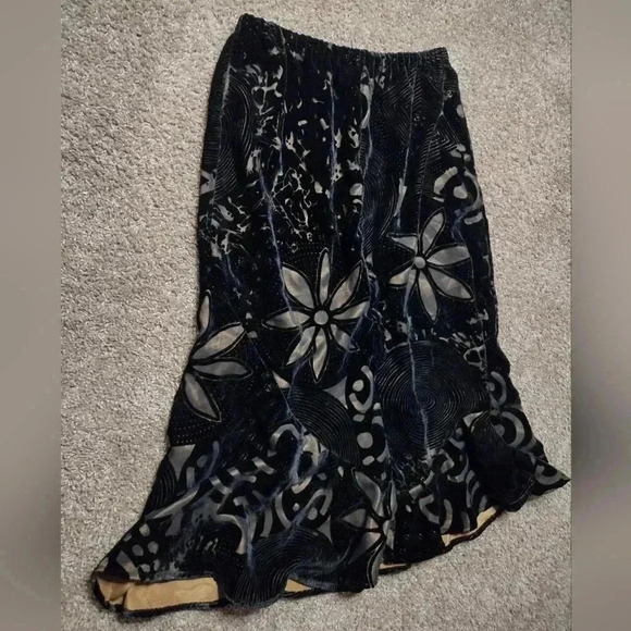 Chicos Velvet Flare Floral Skirt - Picture 2 of 10